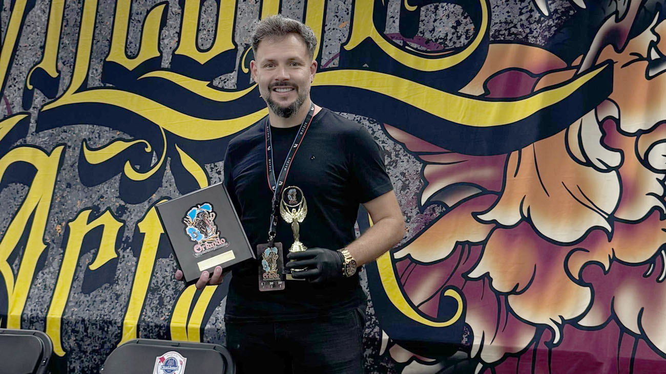 Artista Varginhense Elder Henrique é premiado nos Estados Unidos em convenção internacional de tatuagem